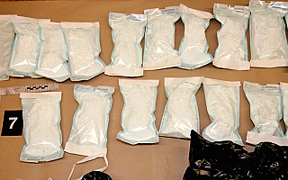 Policja przechwyciła prawie kilogram amfetaminy oraz marihuanę i tabletki ekstazy. Zatrzymano mieszkańców Giżycka i Olsztyna